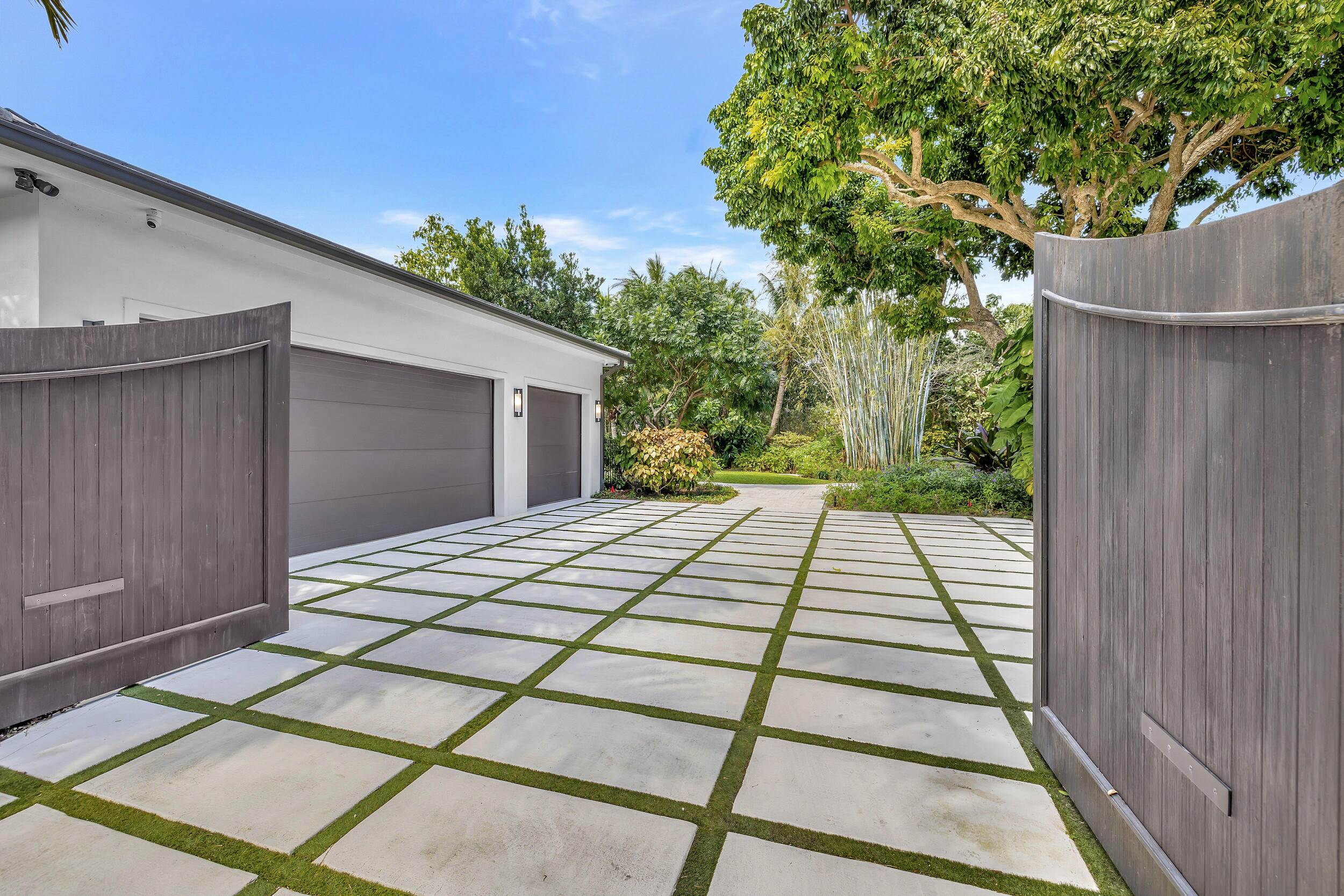 S/D OF 8-46-43 - Residential