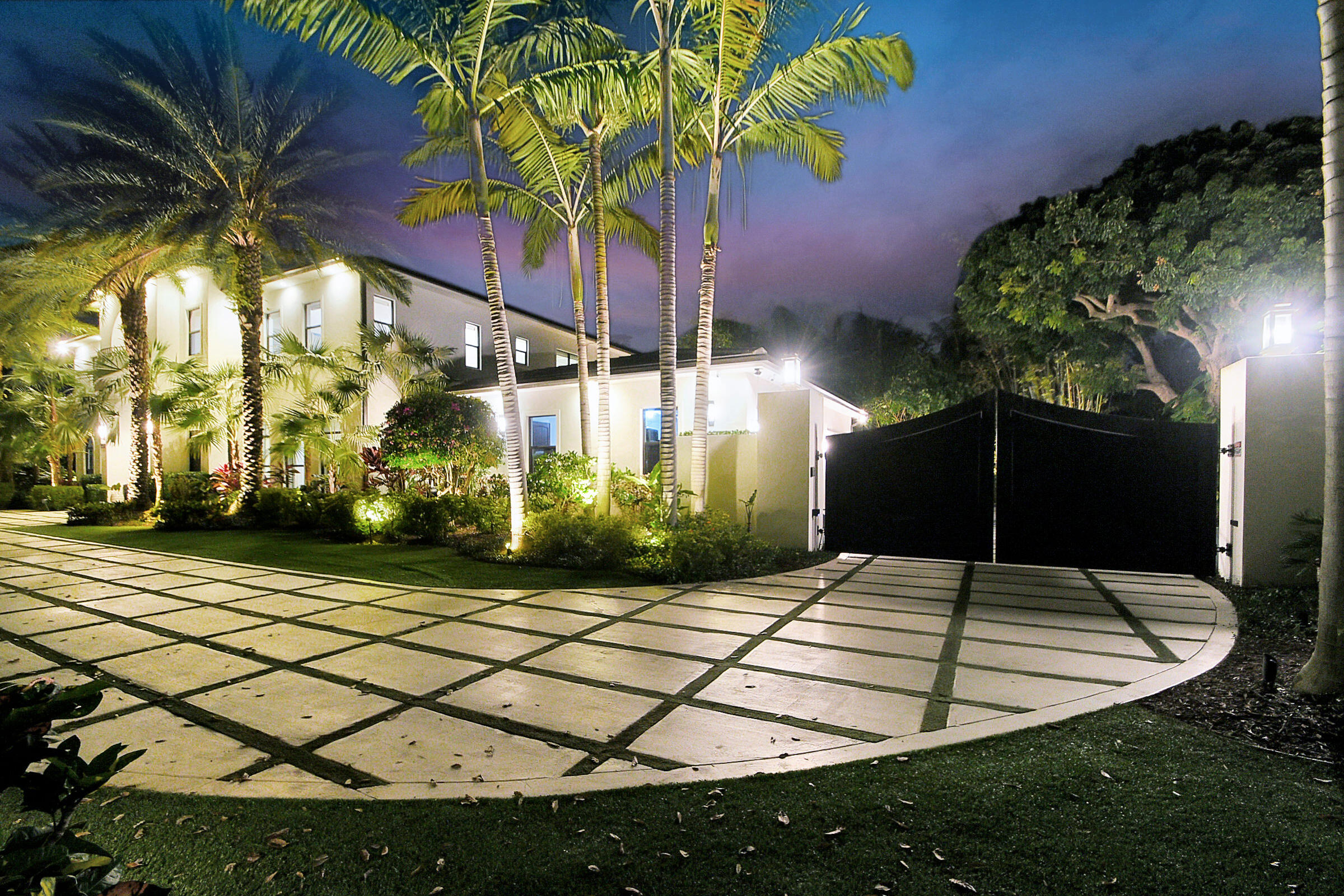 S/D OF 8-46-43 - Residential