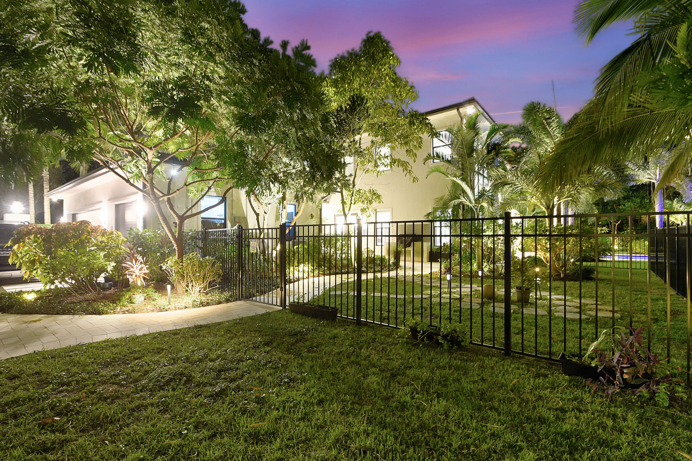 S/D OF 8-46-43 - Residential