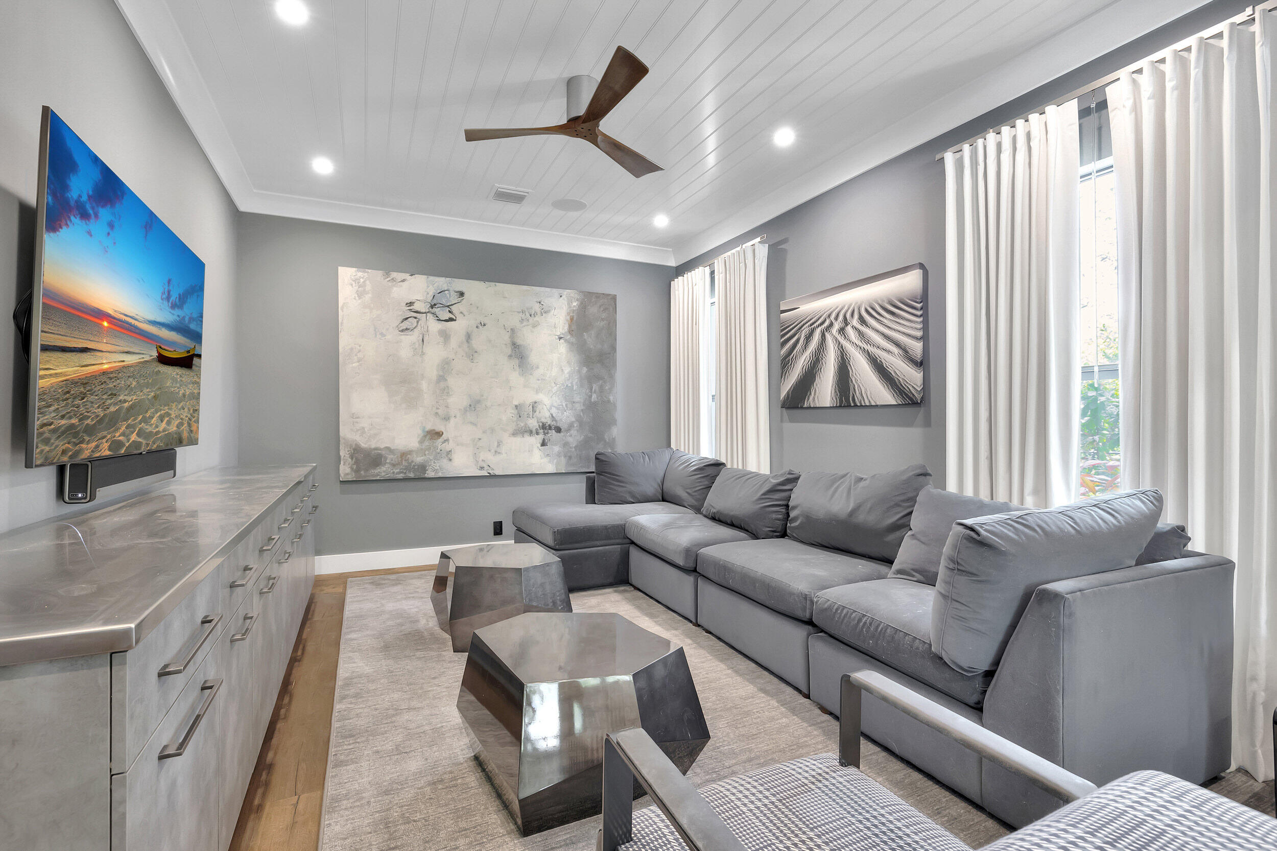 S/D OF 8-46-43 - Residential