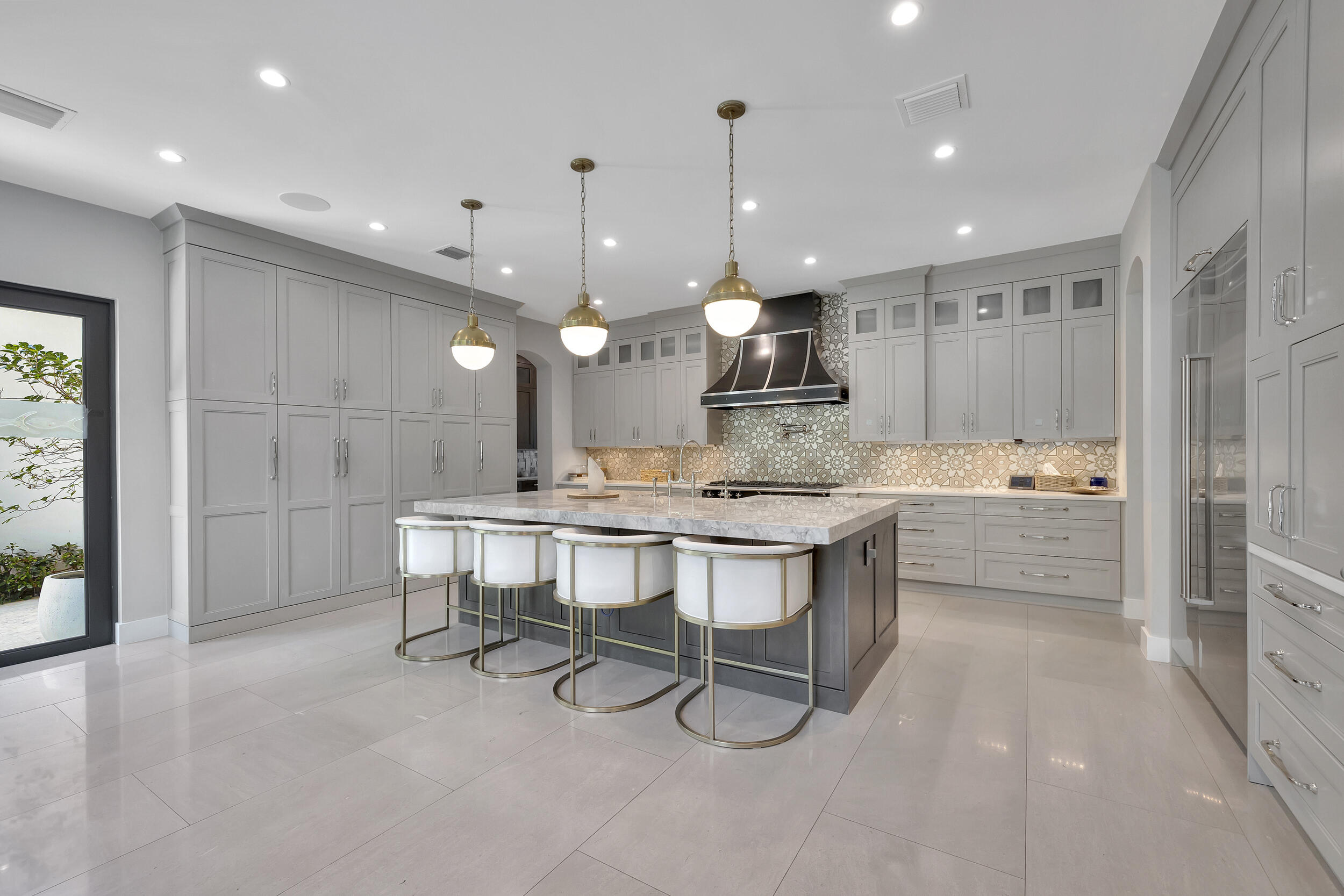 S/D OF 8-46-43 - Residential