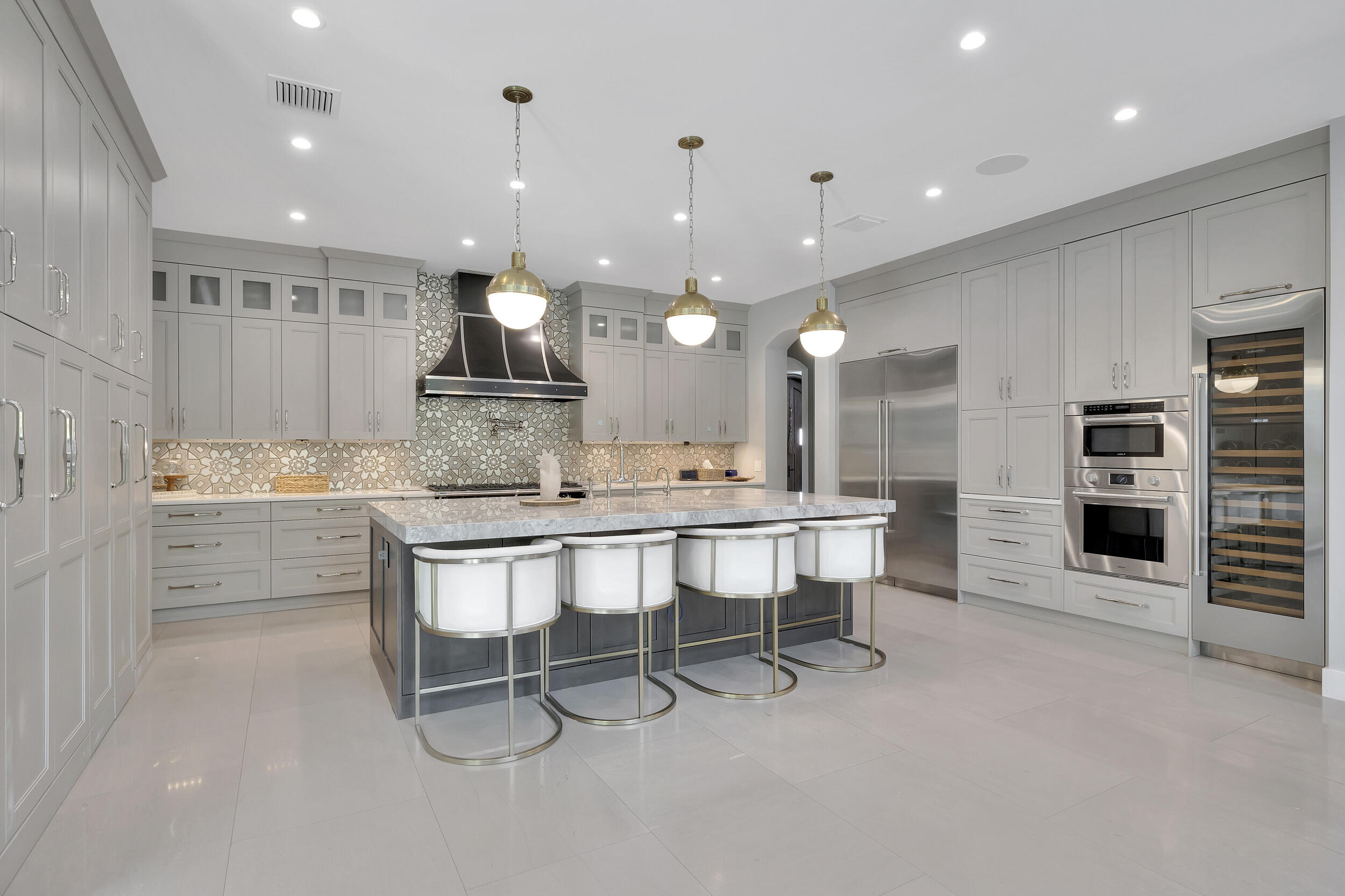 S/D OF 8-46-43 - Residential