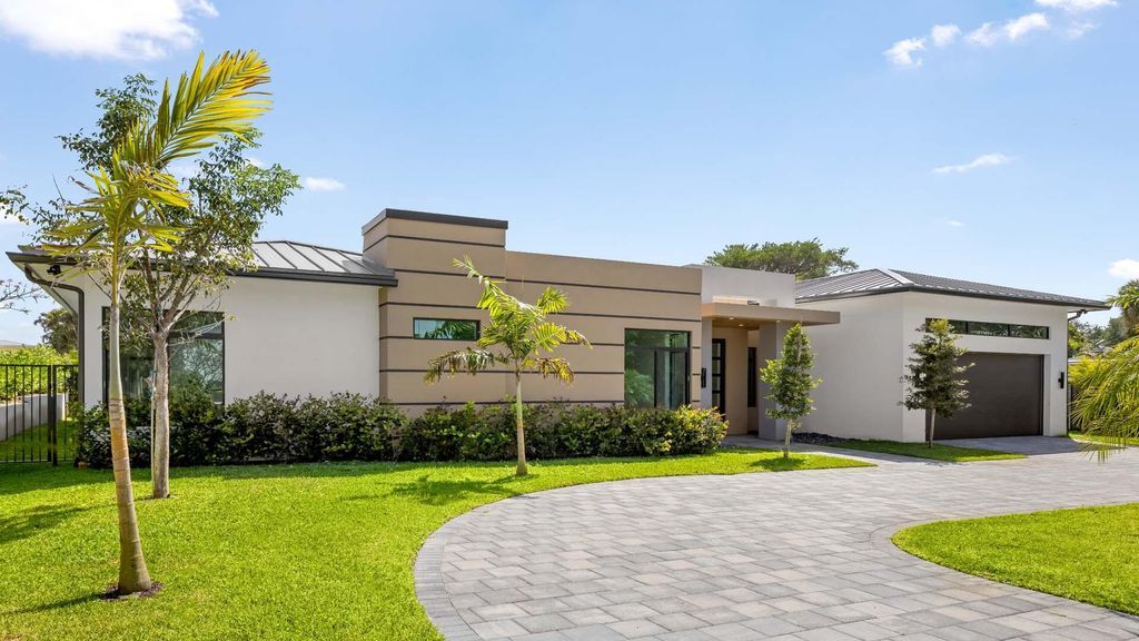 Photo of 144 Coconut Road, Delray Beach, FL 33444 (MLS # R11079031)
