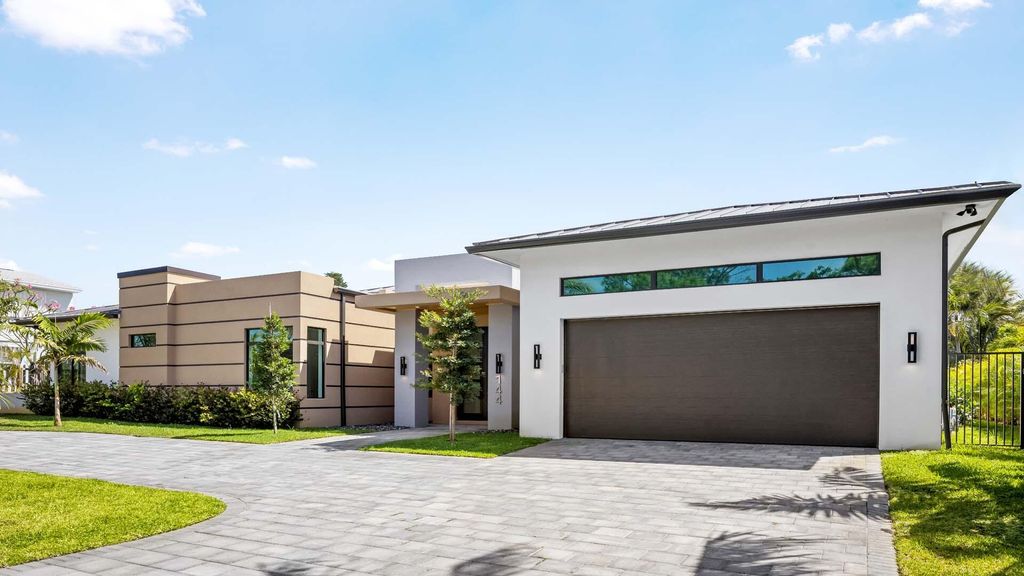 Photo of 144 Coconut Road, Delray Beach, FL 33444 (MLS # R11079031)