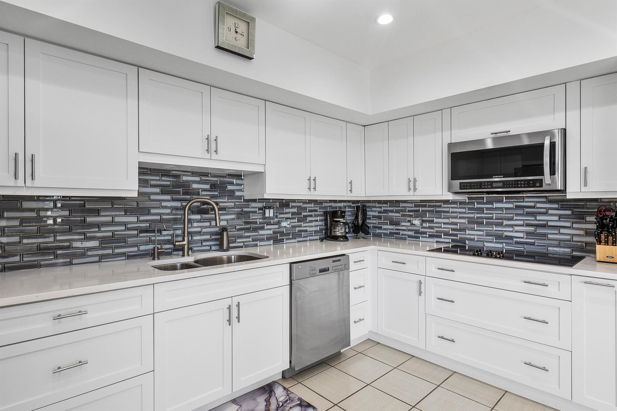 THIRTY ONE TWENTY CONDO - Residential