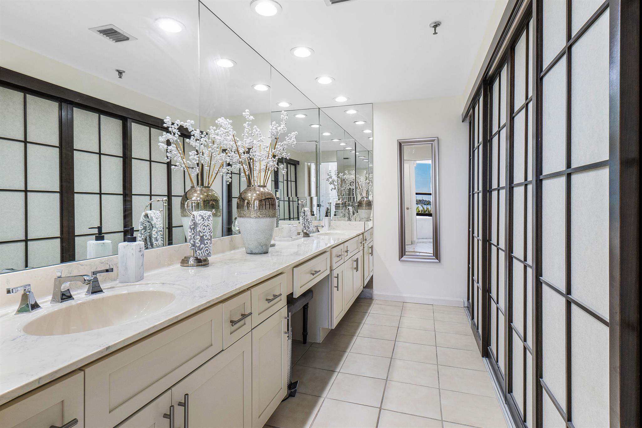 THIRTY ONE TWENTY CONDO - Residential