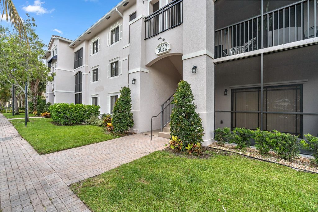Photo of 3022 Alcazar Place #305, Palm Beach Gardens, FL 33410 (MLS # R10904221)