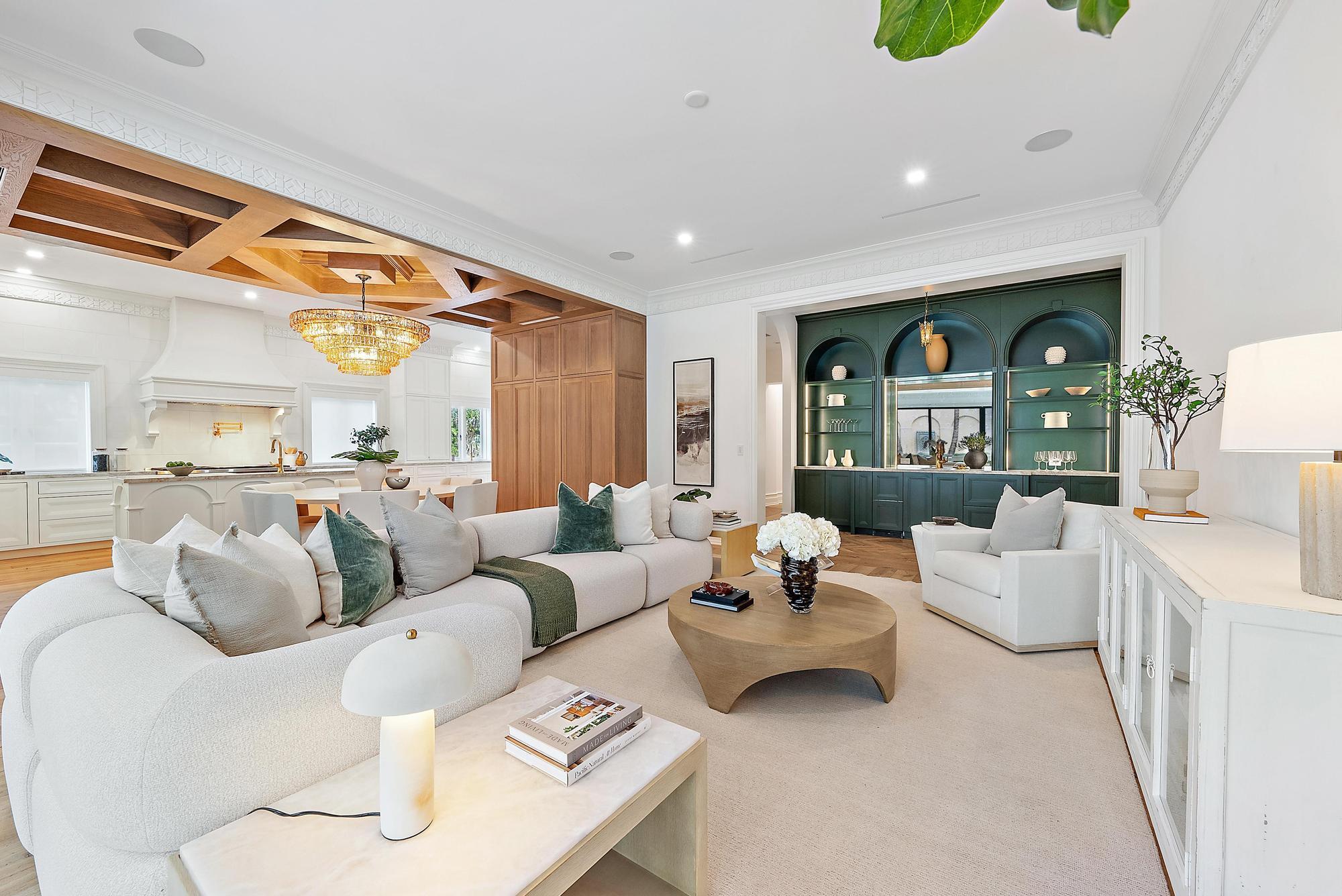 PHIPPS PLAZA - Residential