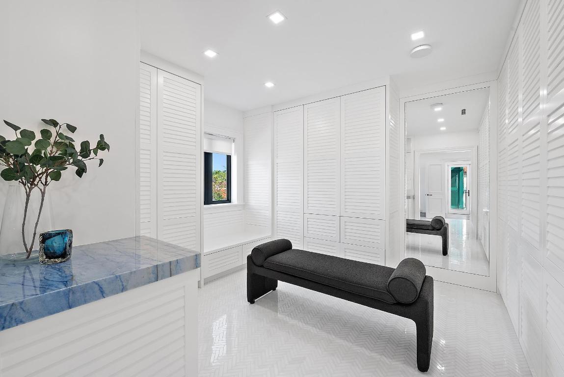 PHIPPS PLAZA - Residential