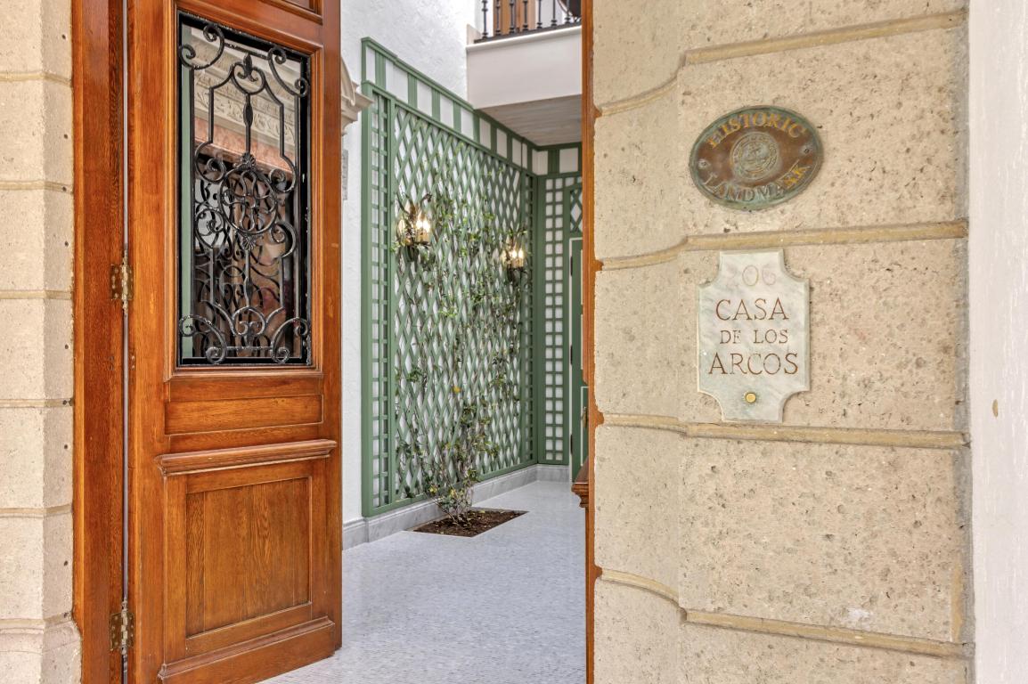 PHIPPS PLAZA - Residential