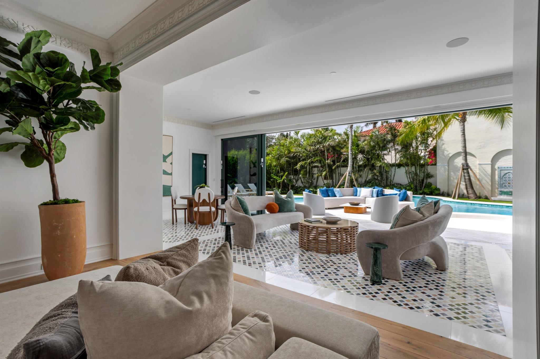 PHIPPS PLAZA - Residential