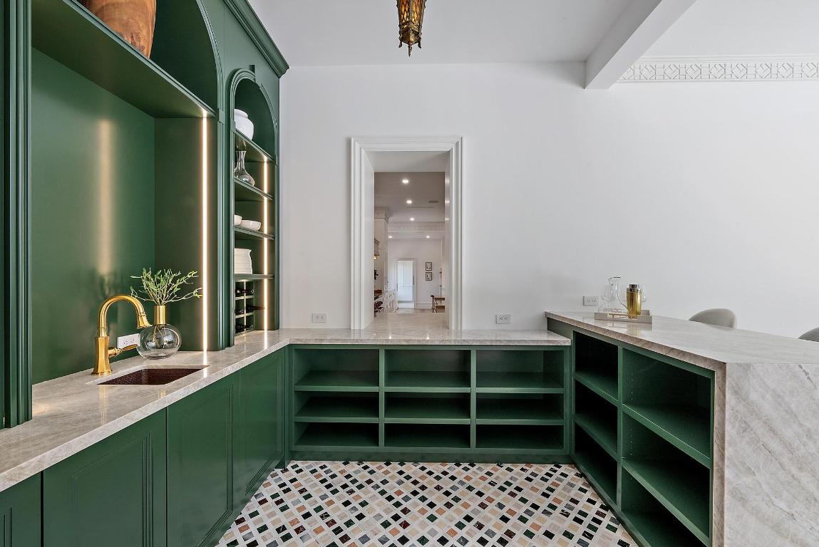 PHIPPS PLAZA - Residential