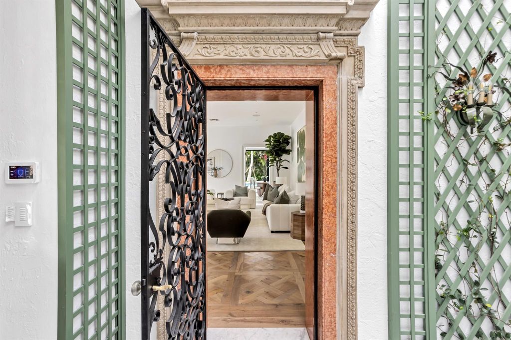 Photo of 206 Phipps Plaza, Palm Beach, FL 33480 (MLS # R11137482)