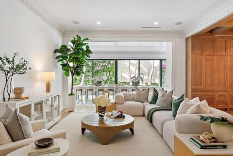 206 Phipps Plaza Palm Beach FL 33480