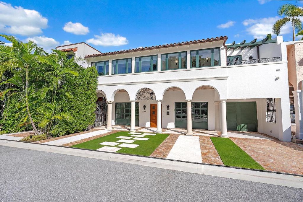 Photo of 206 Phipps Plz, Palm Beach, FL 33480 (MLS # R11137482)