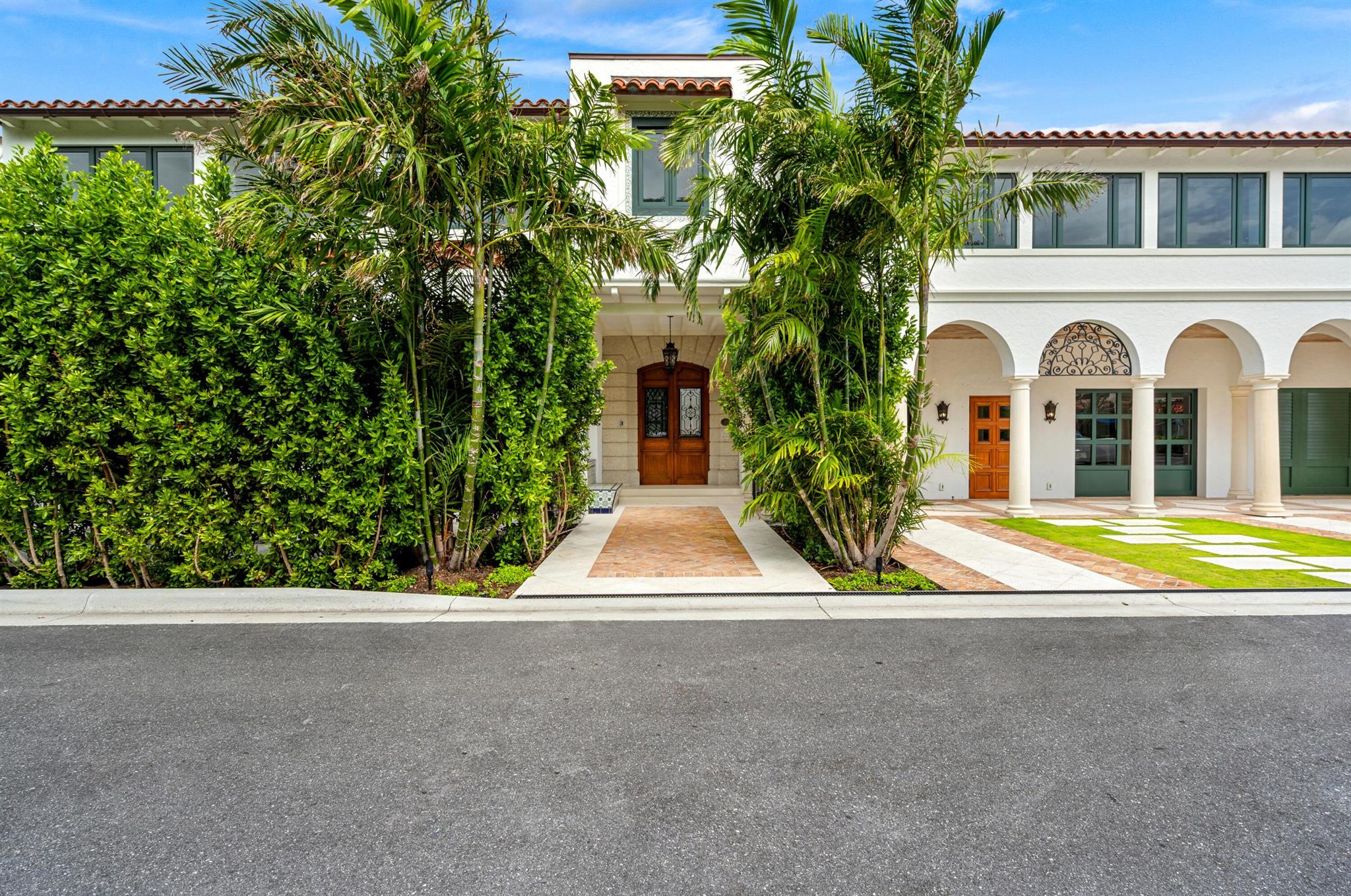 PHIPPS PLAZA - Residential