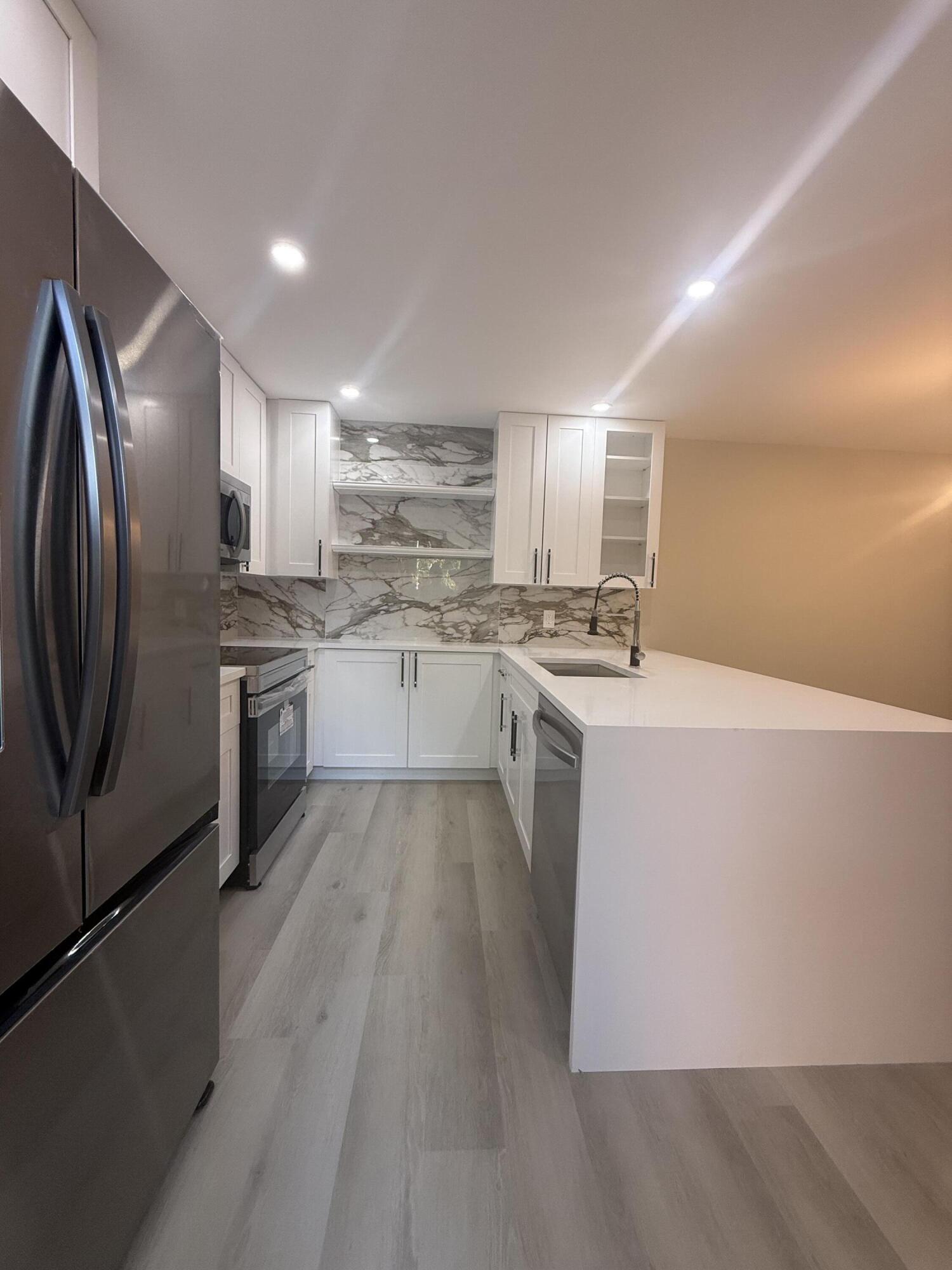 VILLAGE OF SANDALWOOD LAKES NORTH - Residential