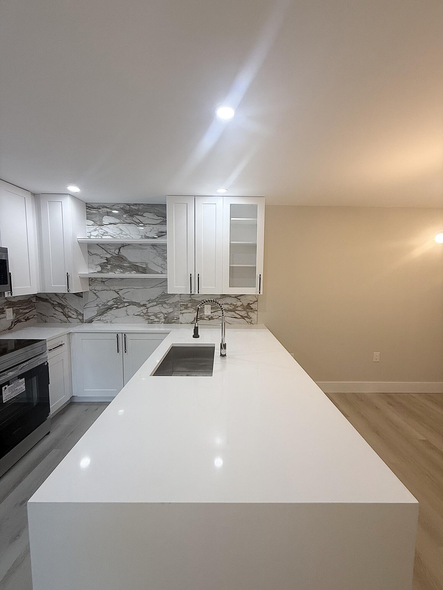 VILLAGE OF SANDALWOOD LAKES NORTH - Residential