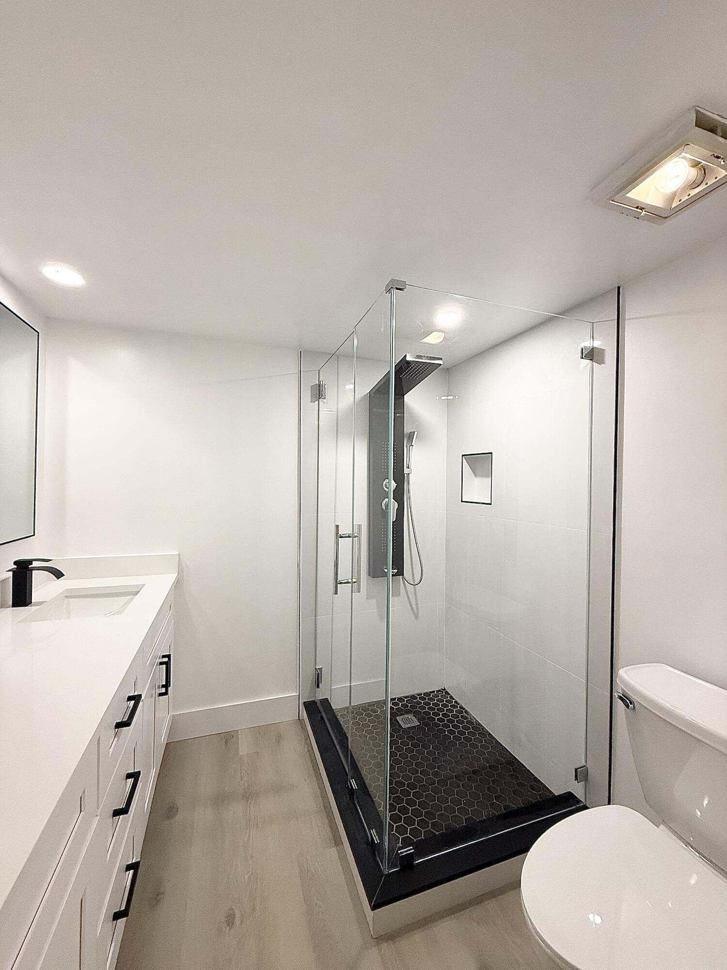 VILLAGE OF SANDALWOOD LAKES NORTH - Residential