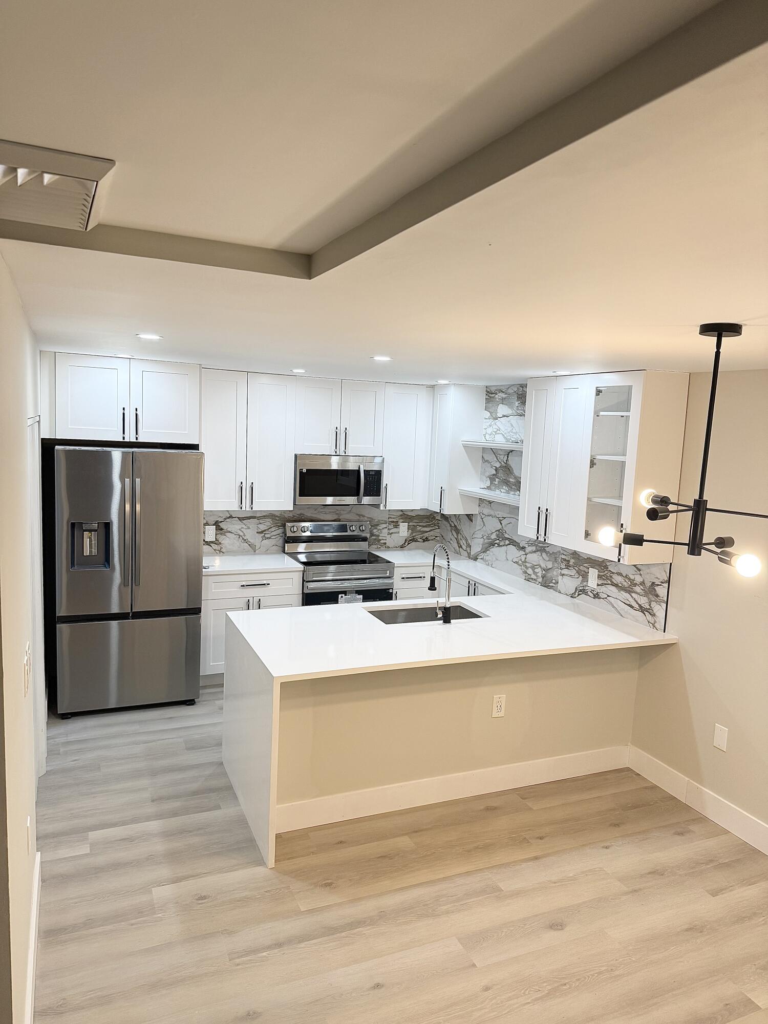 VILLAGE OF SANDALWOOD LAKES NORTH - Residential