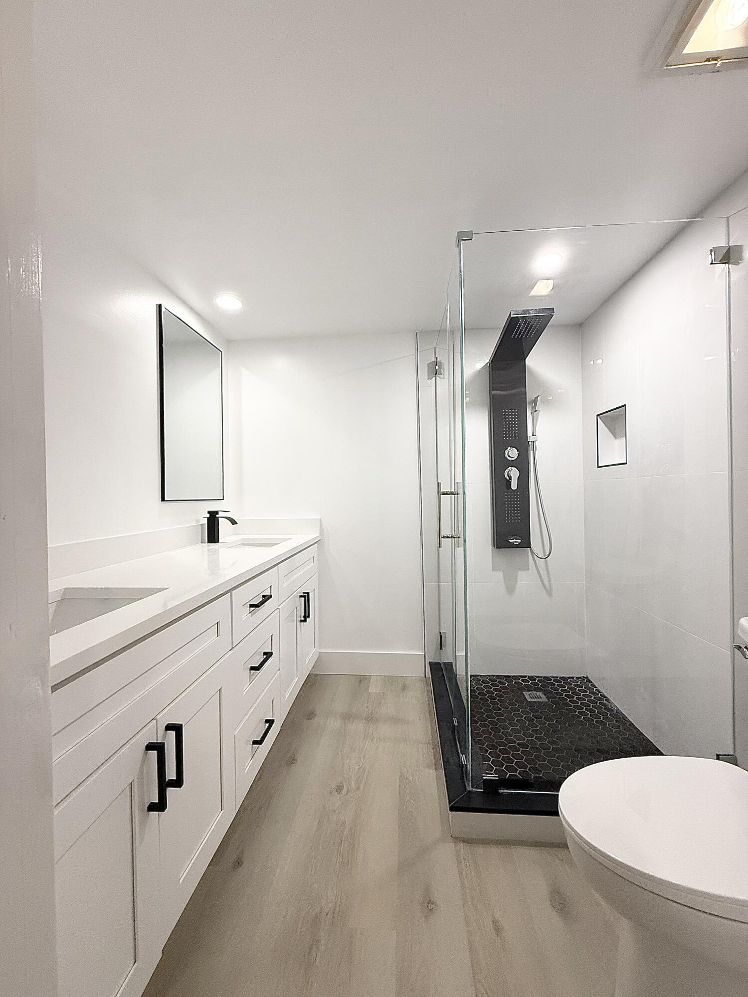 VILLAGE OF SANDALWOOD LAKES NORTH - Residential