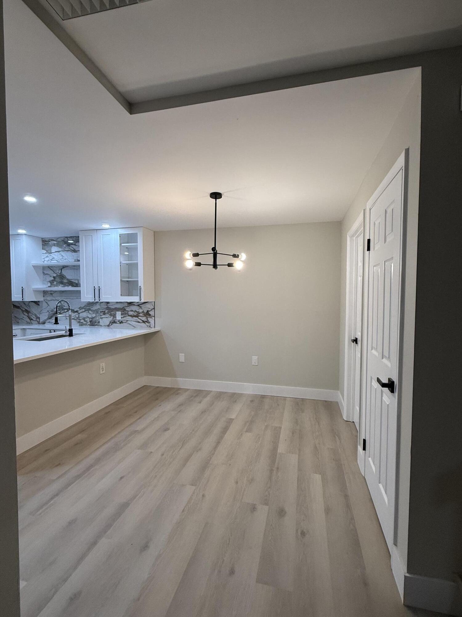 VILLAGE OF SANDALWOOD LAKES NORTH - Residential