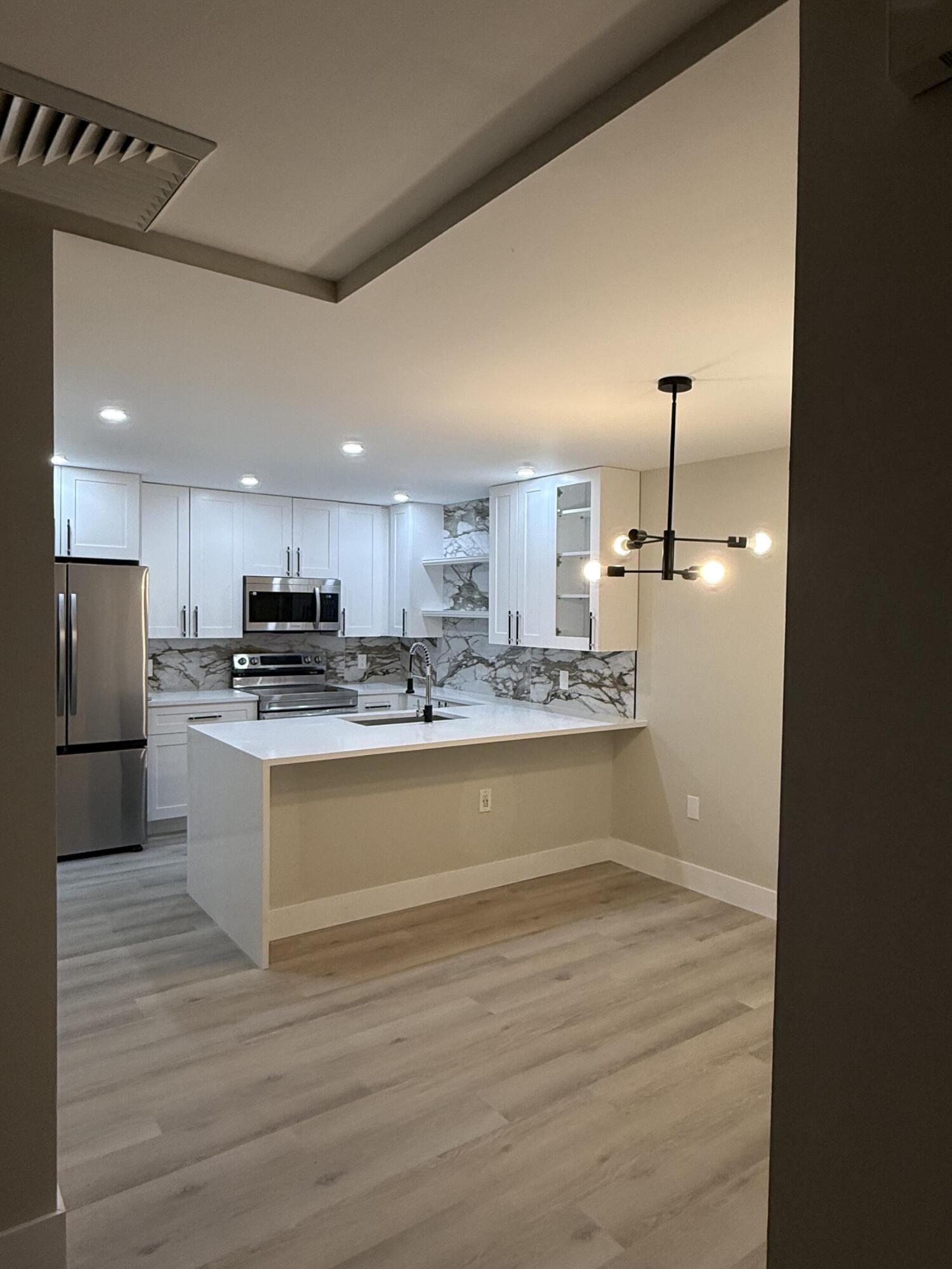 VILLAGE OF SANDALWOOD LAKES NORTH - Residential