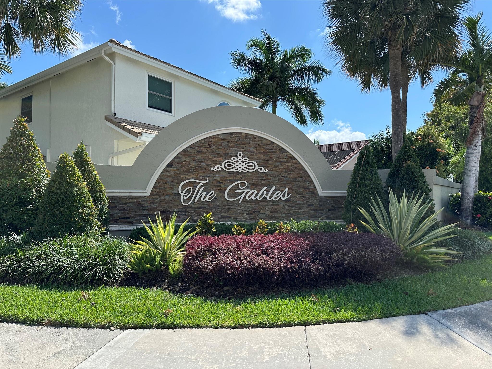 112 Gables Blvd