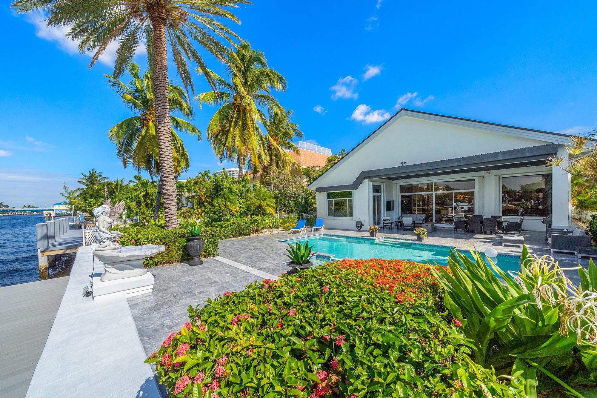301 S Riverside Dr