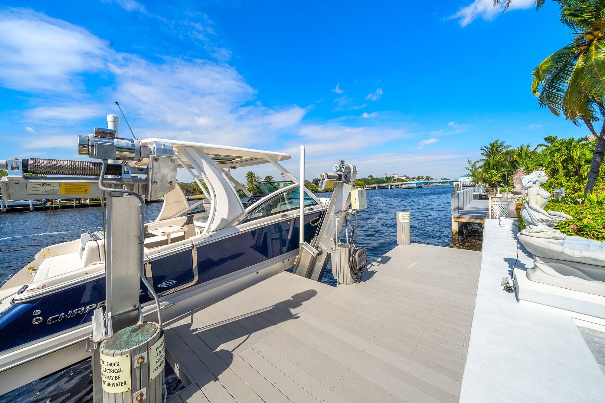 301 S Riverside Dr