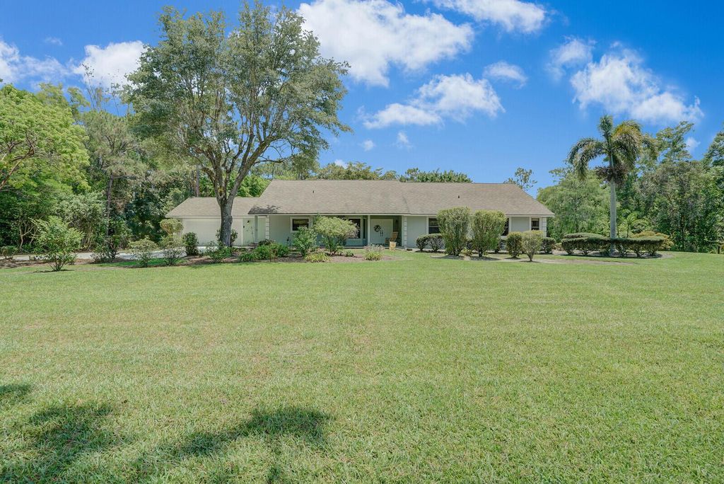 Photo of 13064 155th Place N, Jupiter, FL 33478 (MLS # R10992320)