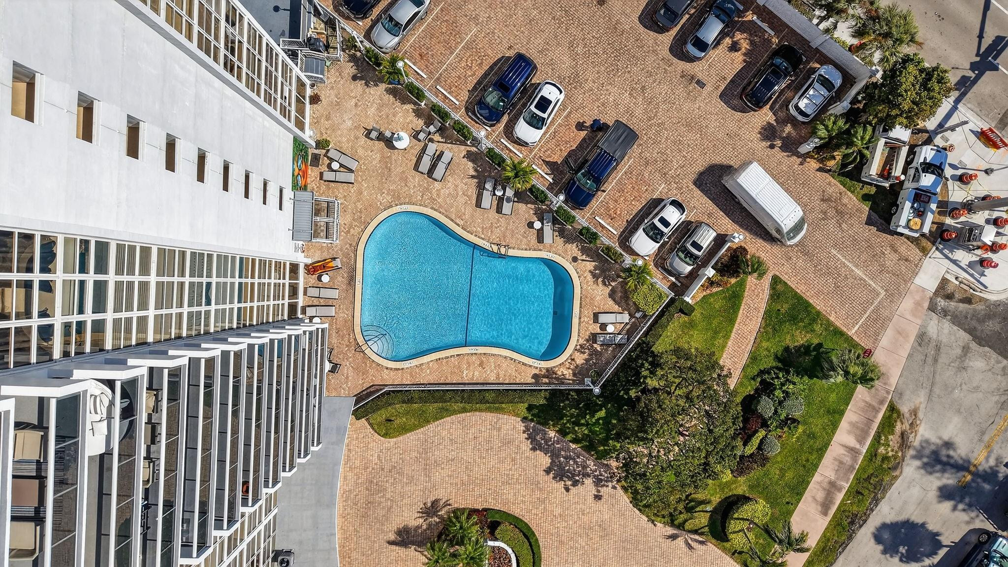 Embassy Tower - Residential