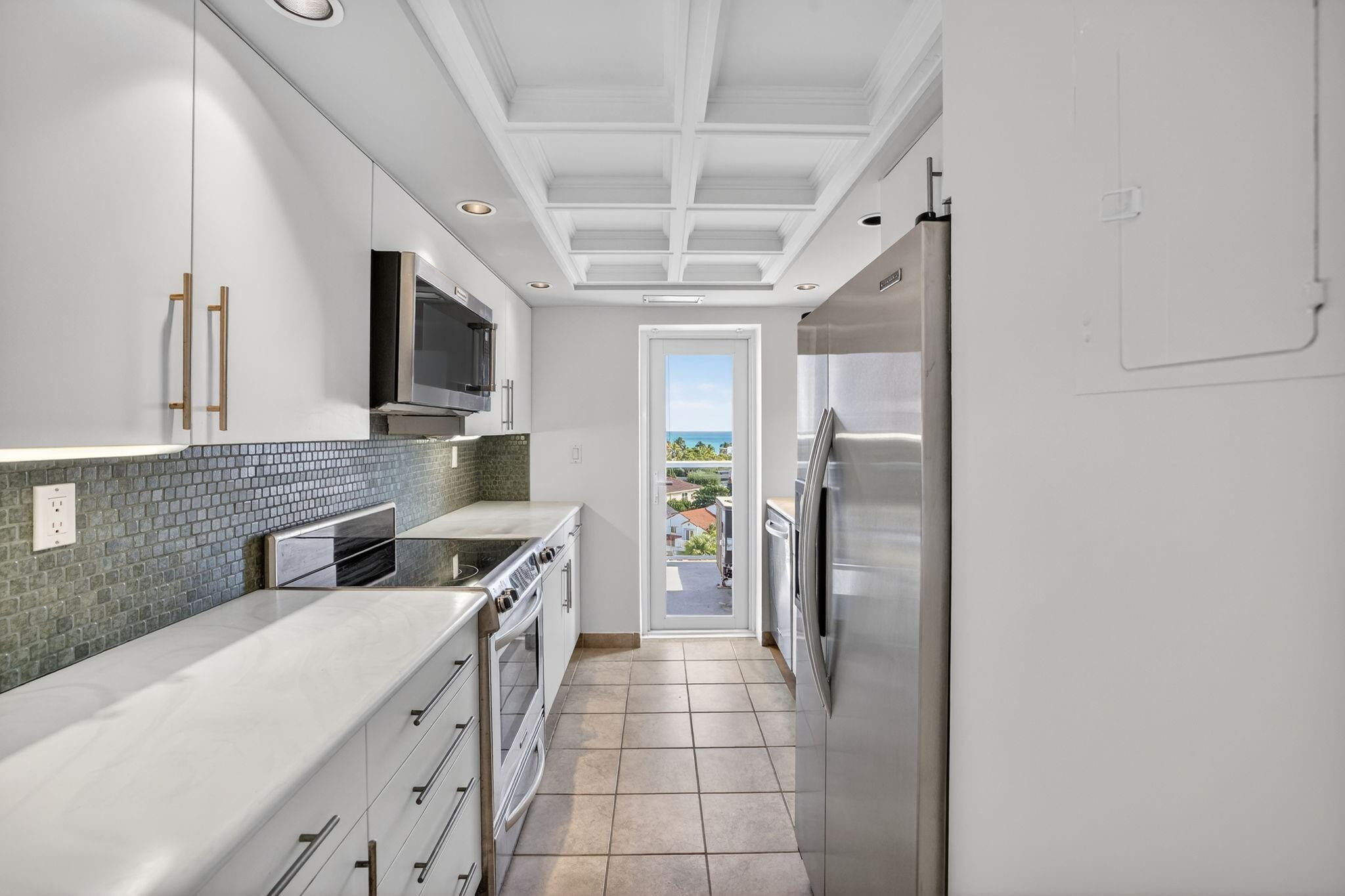 Embassy Tower - Residential