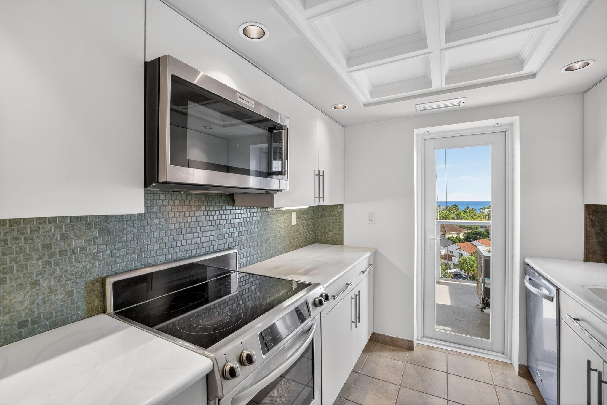 Embassy Tower - Residential