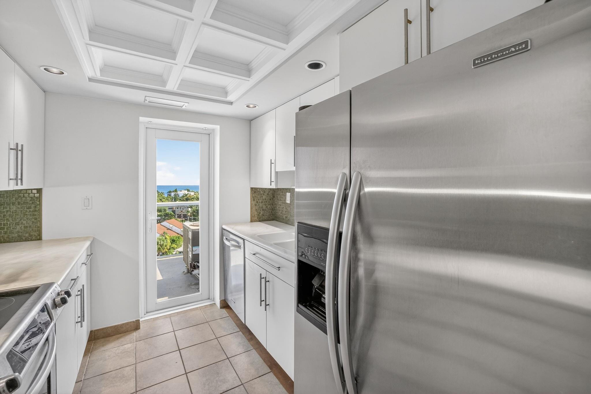 Embassy Tower - Residential