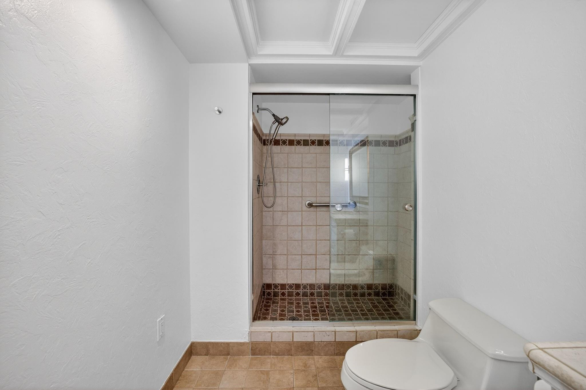 Embassy Tower - Residential