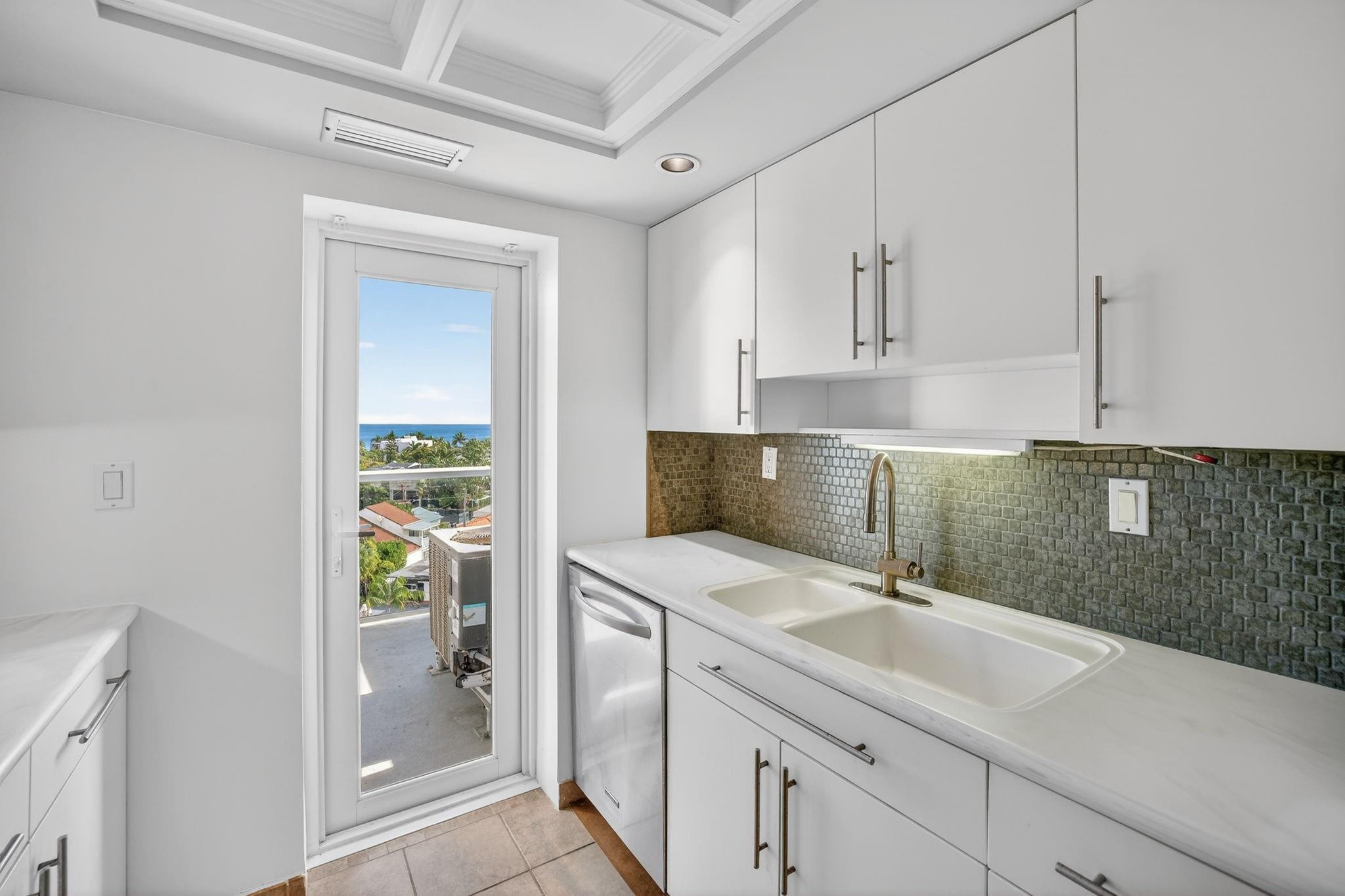 Embassy Tower - Residential