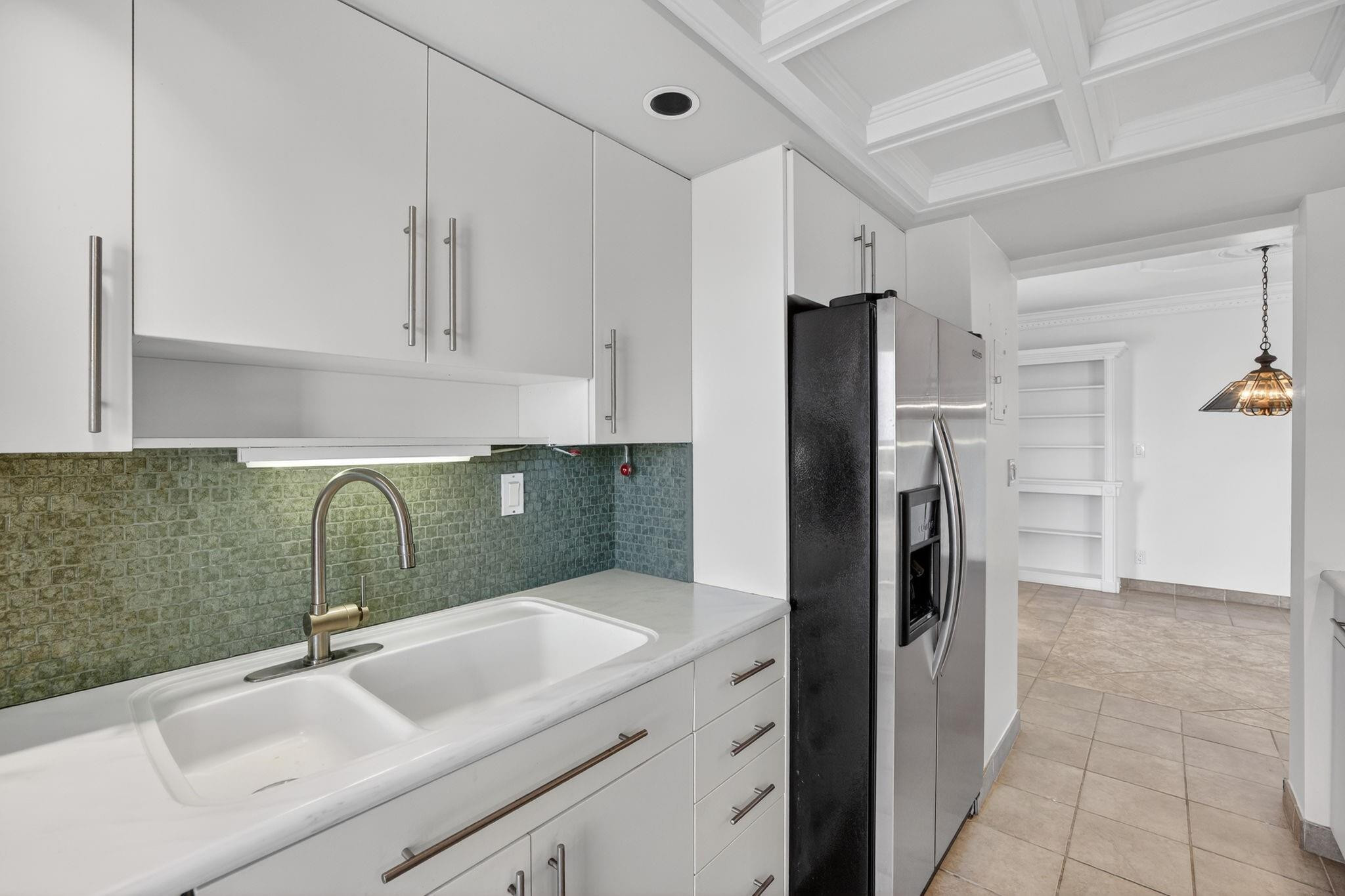 Embassy Tower - Residential