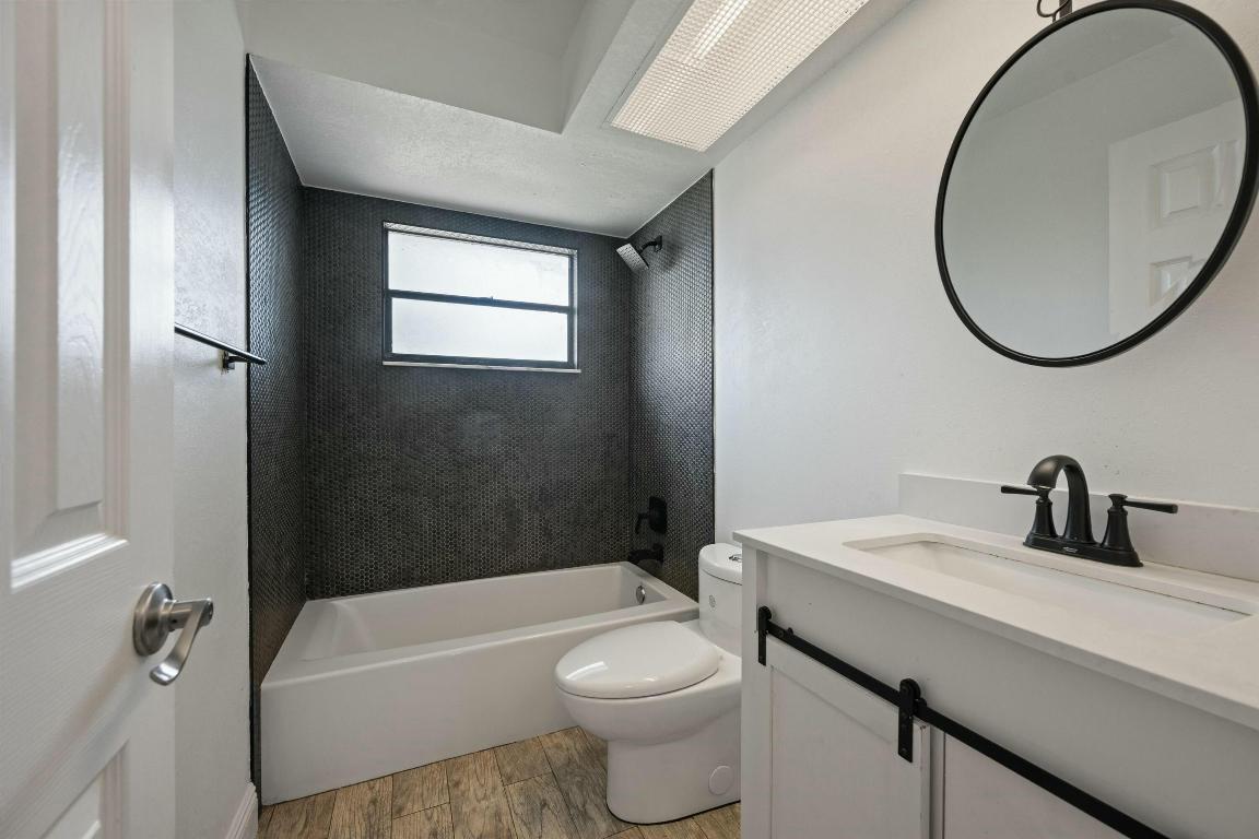 LA MANCHA 2 - Residential Lease