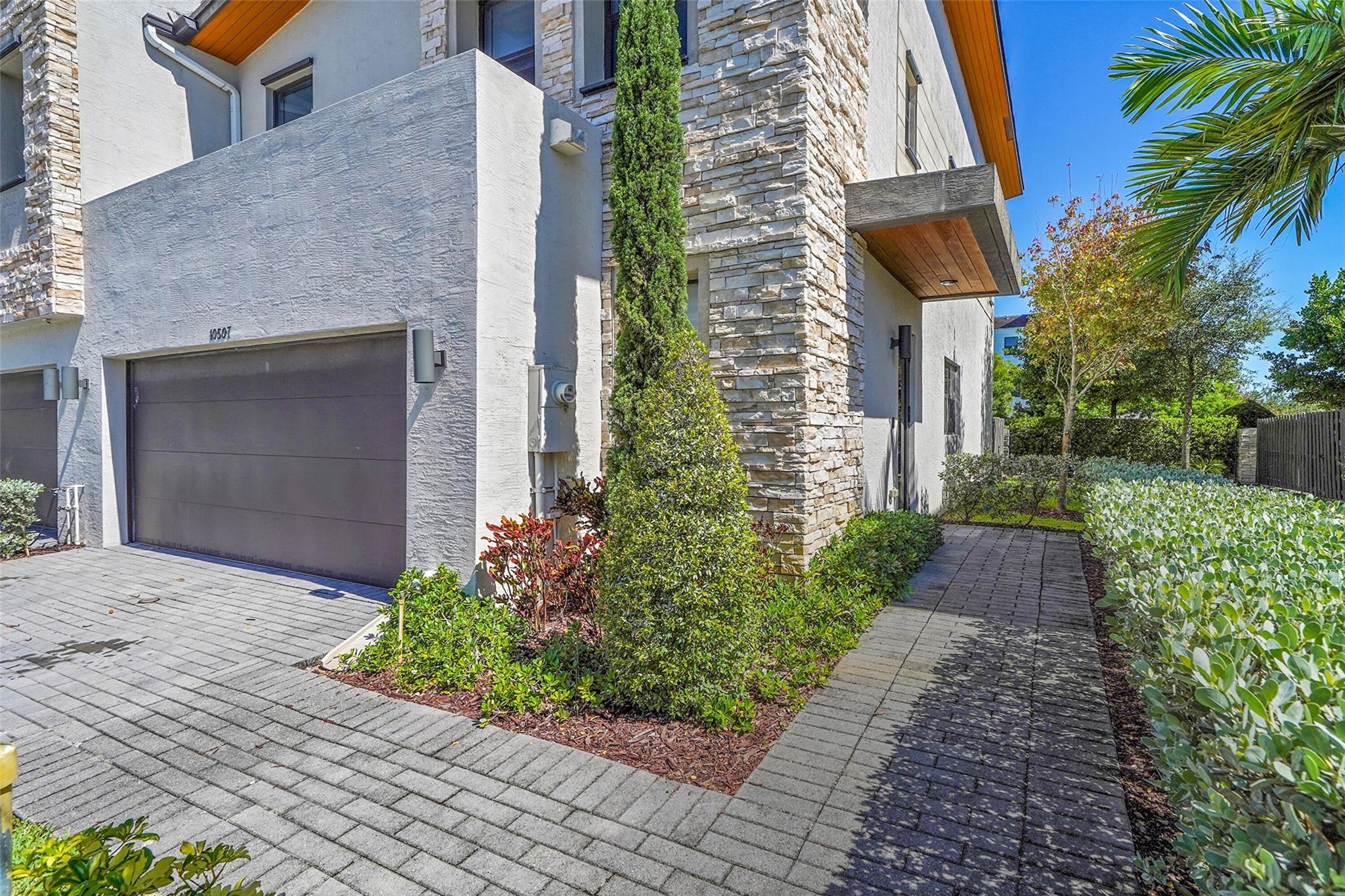 10507 NW 81st Ter