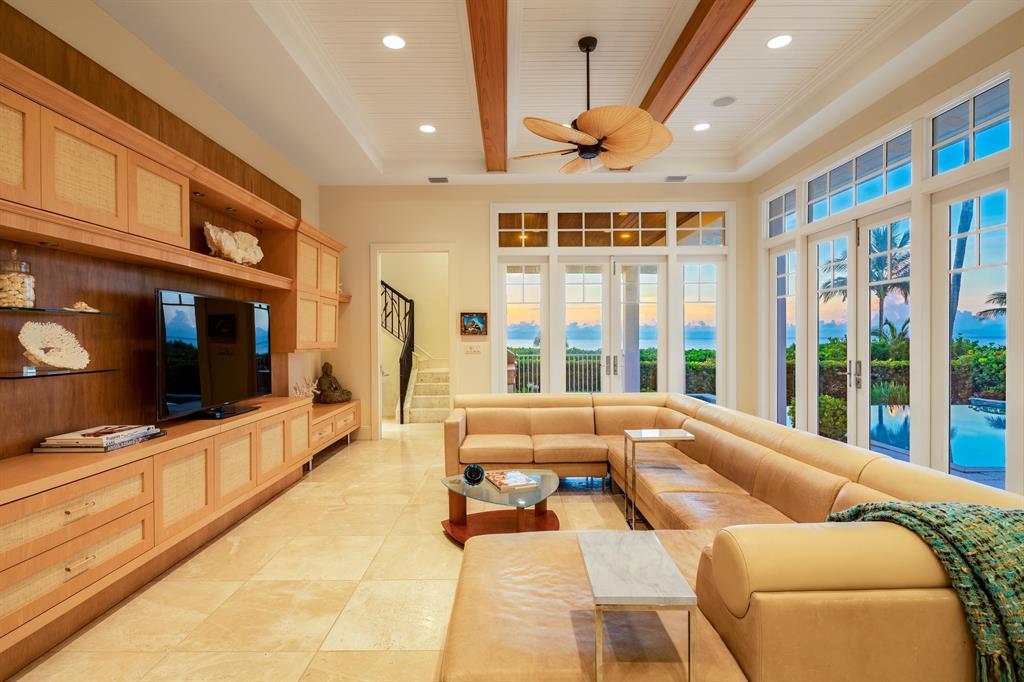 SHORE VIEW - Residential