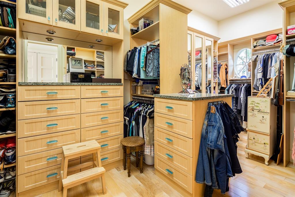 SHORE VIEW - Residential