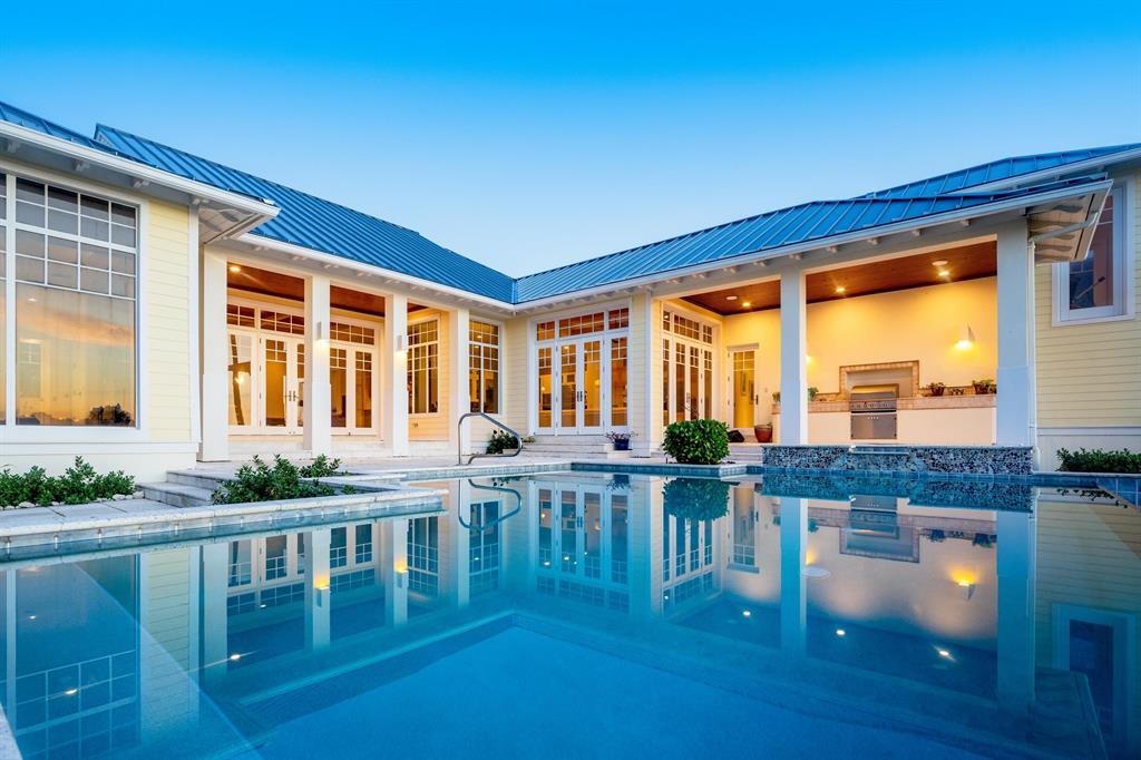 SHORE VIEW - Residential