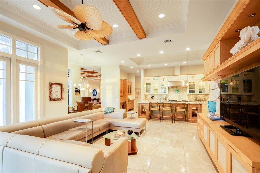 SHORE VIEW - Residential