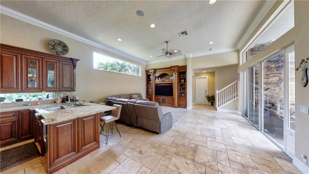 Fox Ridge 157-8 B - Residential