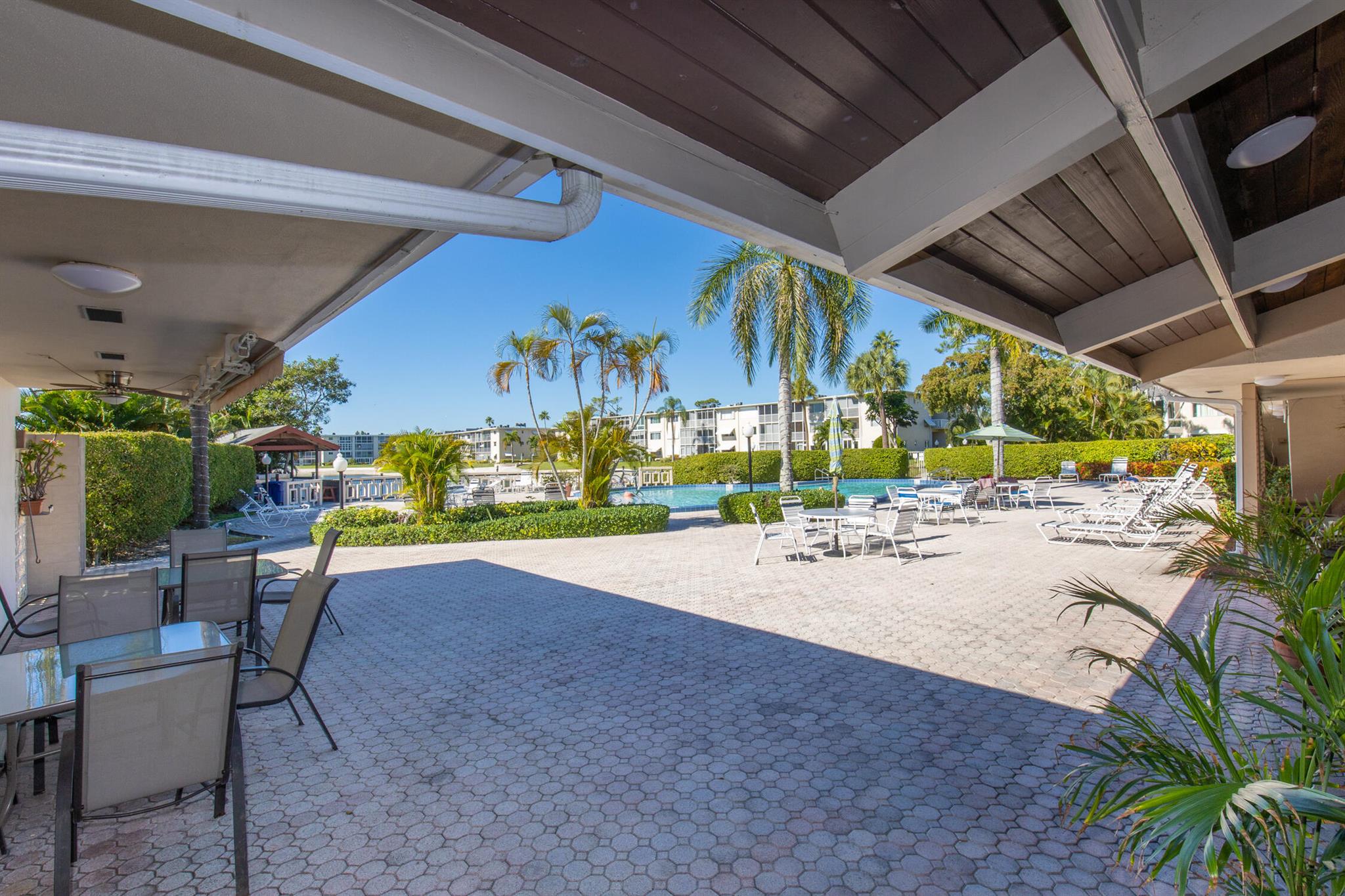 LAKE CLARKE GARDENS COND - Residential