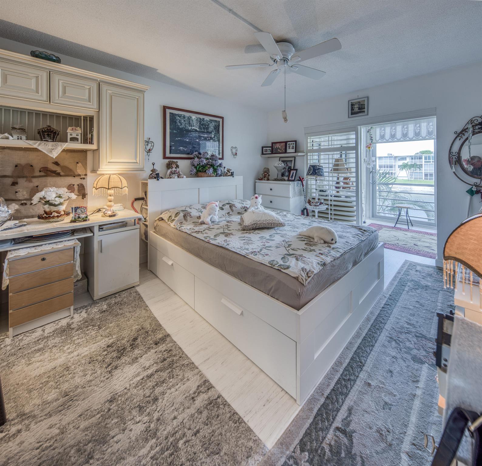 LAKE CLARKE GARDENS COND - Residential