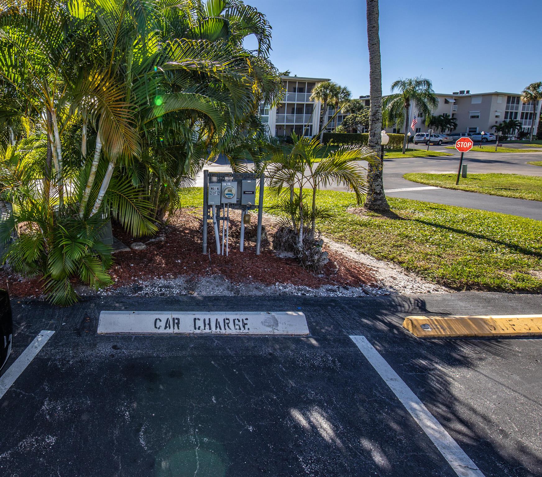LAKE CLARKE GARDENS COND - Residential