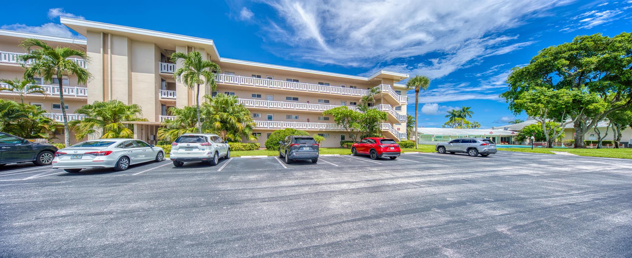 LAKE CLARKE GARDENS COND - Residential