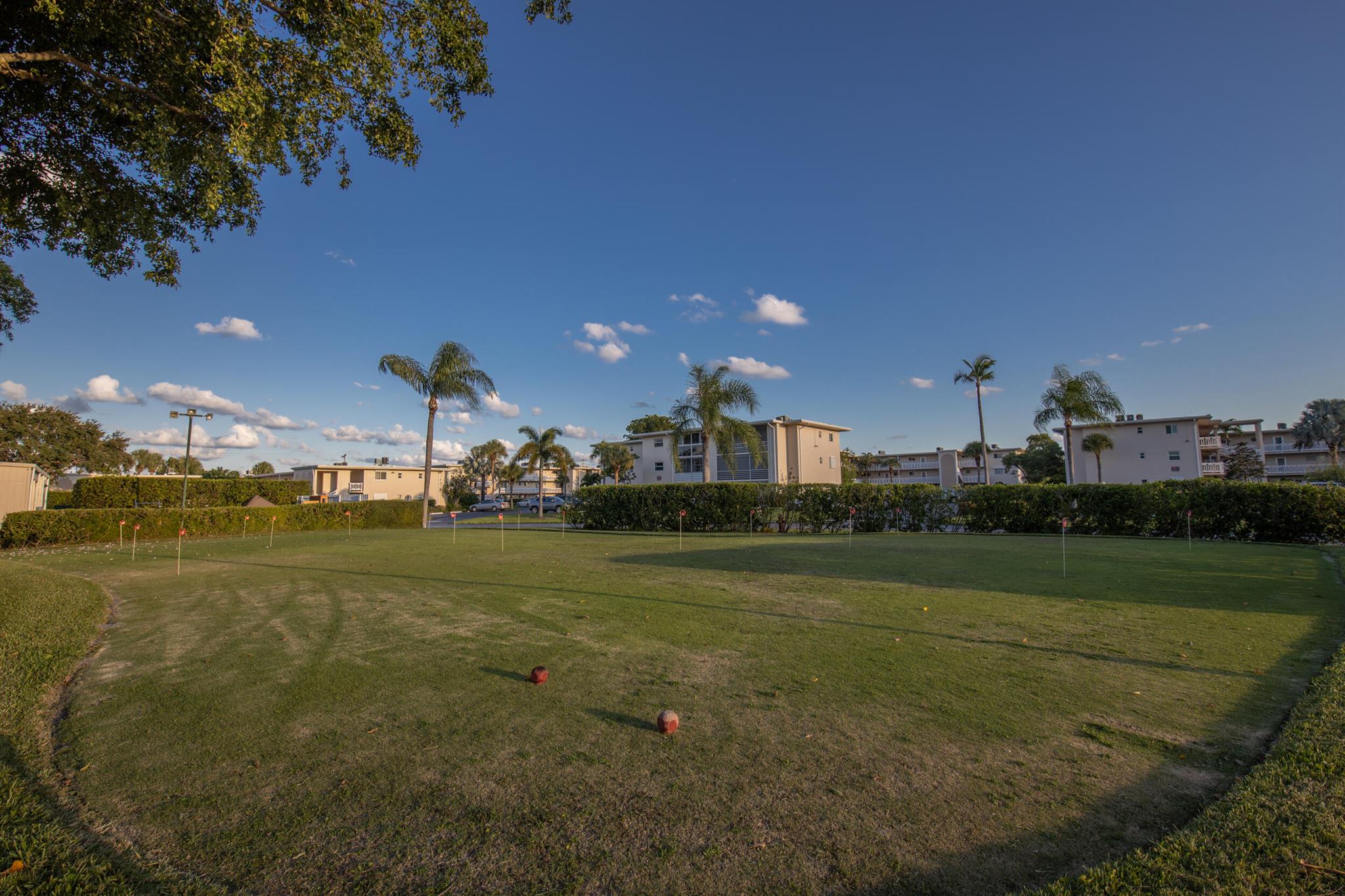 LAKE CLARKE GARDENS COND - Residential
